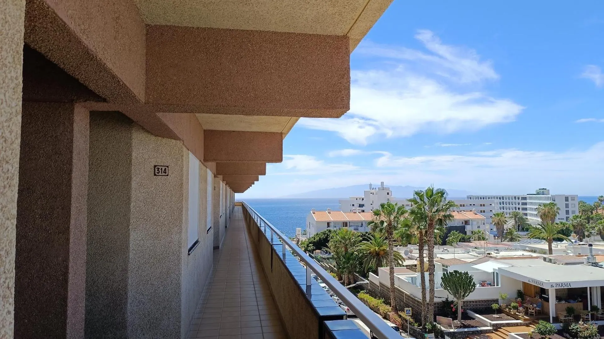 1 Bedroom Apartment Aquaviva Callao Salvaje Spagna